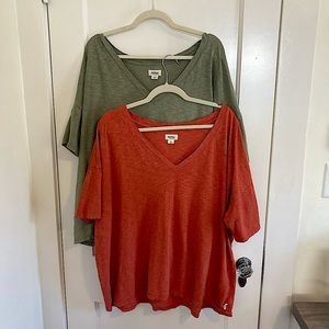 Set of TWO - UPWEST Anytime V-Neck T - 1 sage green, 1 orange. Both X-Large